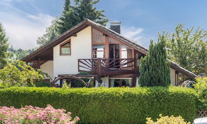 Heiligenberg Apartamento | Apartamento vacacional "Jardín de rosas" cerca del Lago de Constanza con Wi-Fi y balcón