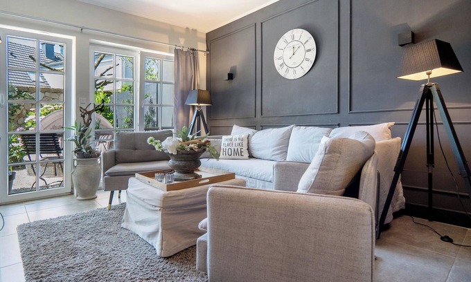 Neuenkirchen Apartamento | Apartamento 'Gästewohnung Am See - La Maison' con terraza privada y Wi-Fi