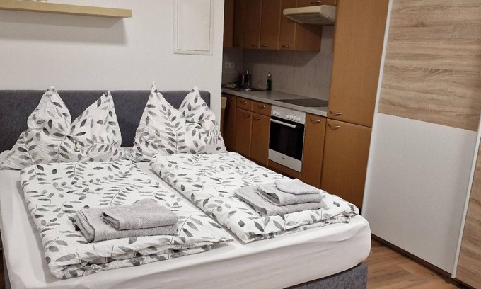 Ebersdorf Apartamento | Holiday apartment Ebersdorf for 1 - 2 persons - Holiday apartment in one or multi-family house