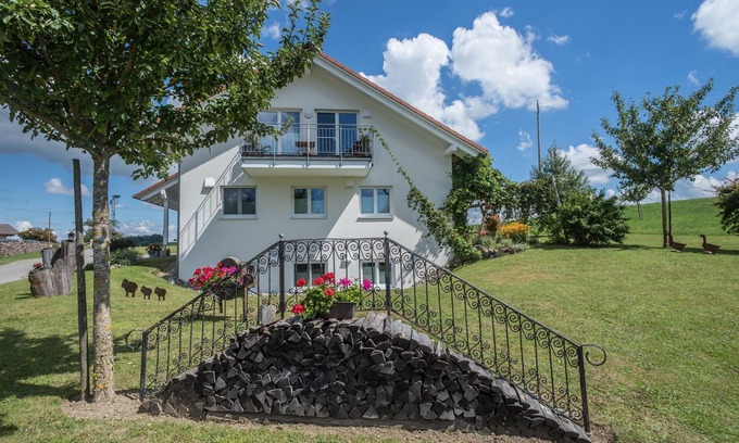 Neukirch Apartamento | Apartamento vacacional "Fichte" con Wi-Fi y jardín