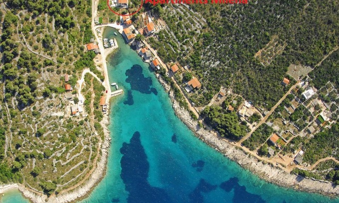 Cove Donja Krusica (Donje selo) Apartamento | Apartamento de vacaciones Grohote para 1 - 4 personas con 2 dormitorios - Casa adosada