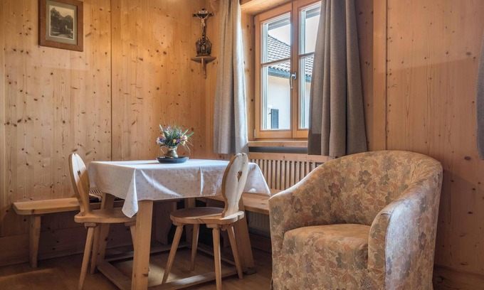 Kastelruth Apartamento | Apartamento vacacional 'Haus Thurn - B' con vistas a la montaña, jardín y Wi-Fi