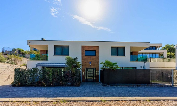 Milcetici Apartamento | Holiday Apartment Linea – The Perfect Getaway Just Steps from the Sea