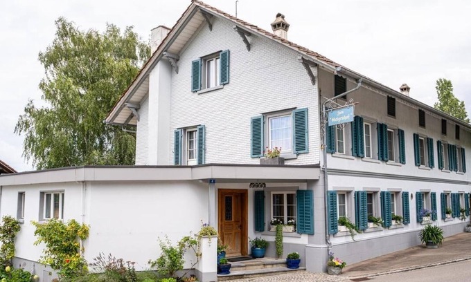 Huttlingen Apartamento | Holiday apartment Hüttlingen for 2 - 6 persons with 3 bedrooms - Holiday house