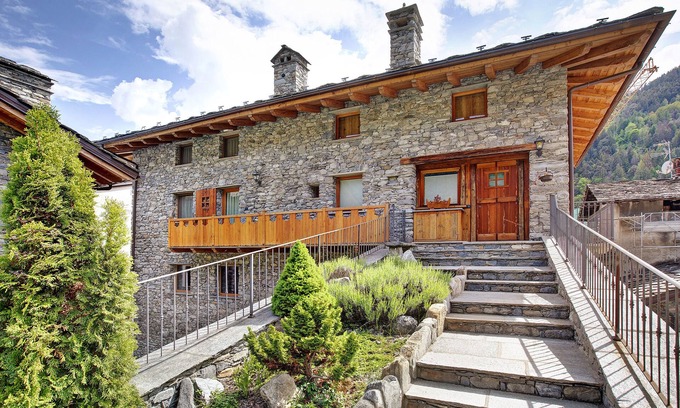 Morgex Apartamento | Apartamento vacacional "Il Cuore Della Valdigne" con vistas a la montaña, balcón y Wi-Fi
