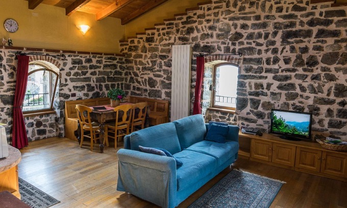 Zorzino Otro | Apartamento de vacaciones Riva di Solto para 1 - 6 personas con 1 dormitorio - Castillo