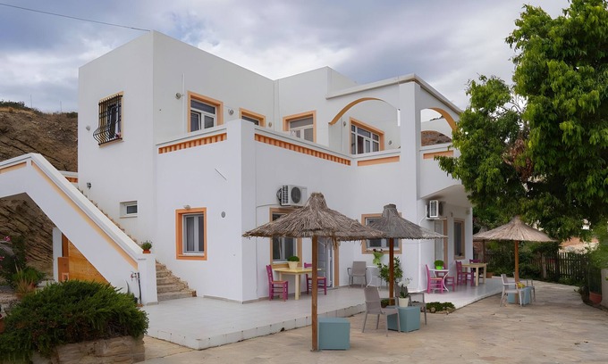 Mirtos Apartamento | Apartamento vacacional "Kallithea" con vistas al mar, 2 terrazas compartidas y Wi-Fi