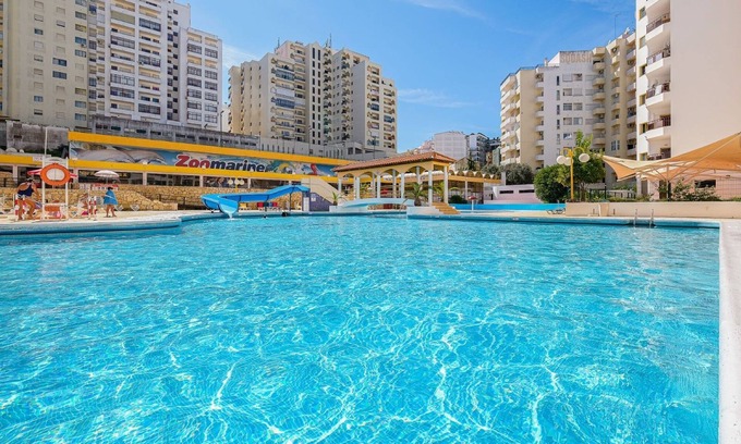 Praia da Rocha Apartamento | Apartamento vacacional "Karol Vaz" con balcón, piscina compartida y Wi-Fi
