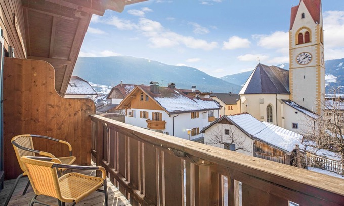 Valdaora di Sopra Apartamento | Apartamento de vacaciones "Kruma - Bankl 2" con vistas a la montaña, Wi-Fi y balcón
