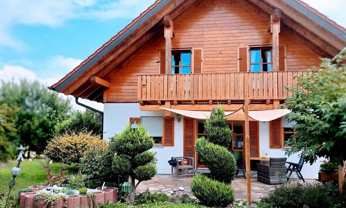 Adelzhausen Apartamento | Holiday apartment Lydia