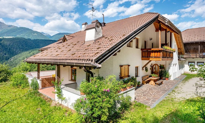 Vandoies Apartamento | Apartamento vacacional 'Lindenhof Apt 6' con jardín compartido y Wi-Fi