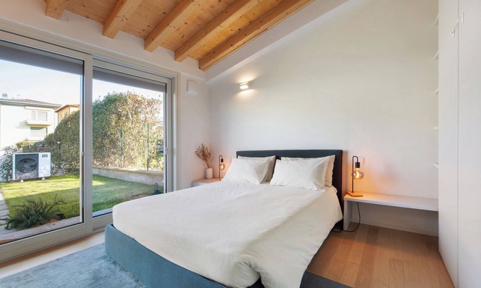 Iseo Apartamento | Apartamento vacacional "Little Mier Iseo" con vistas a la montaña, jardín privado y Wi-Fi