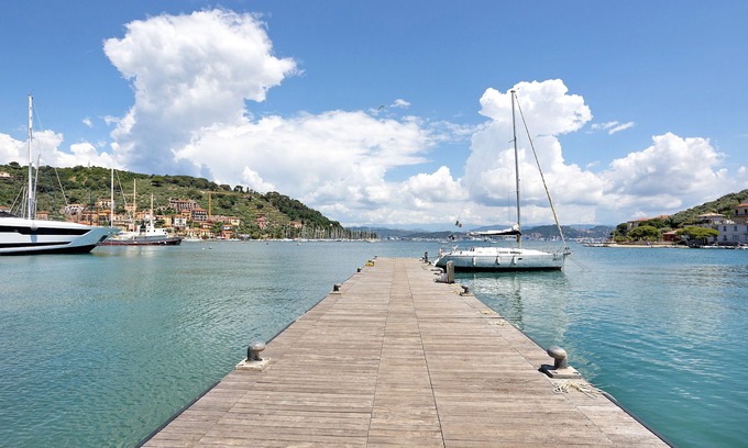 Le Grazie Apartamento | Apartamento vacacional "Marta" con vistas al mar, balcón y Wi-Fi