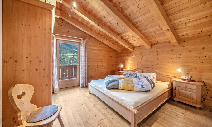 San Pancrazio Apartamento | Apartamento vacacional Marschalkhof "Ifingerblick" con vistas a la montaña, 3 balcones y Wi-Fi