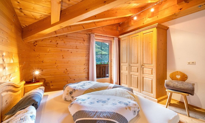 San Pancrazio Apartamento | Apartamento vacacional Marschalkhof "Sankt Helena" con vistas a la montaña, balcón y Wi-Fi