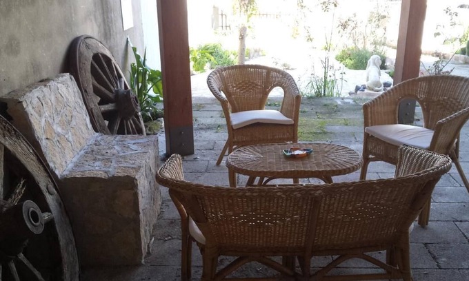 Pau Apartamento | Holiday Apartment Michele with Wi-Fi, Garden & Terrace; Parking Available