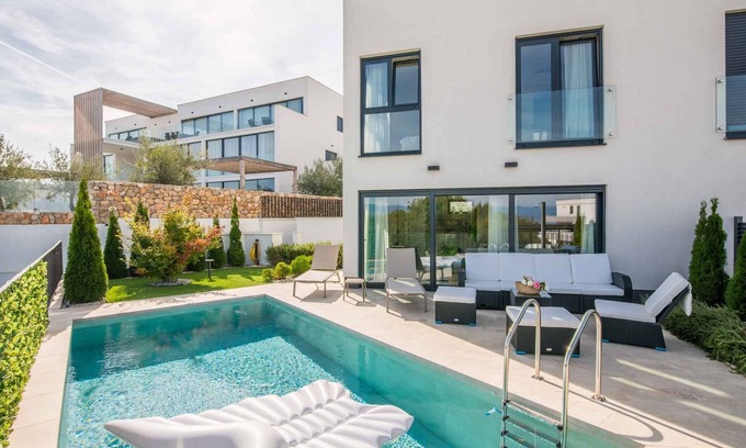 Zidarici Apartamento | Apartamento vacacional con piscina privada y vistas al mar