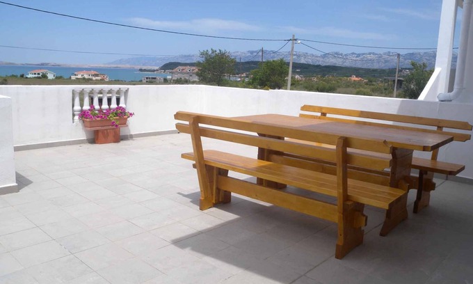 Ljubac Apartamento | Apartamento vacacional con una terraza de 40 m²