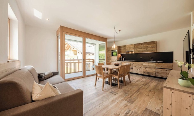 Gudon Apartamento | Apartamento vacacional "Natur Suite Edelweisshof Heidi" con vistas a la montaña, jardín comunitario y Wi-Fi