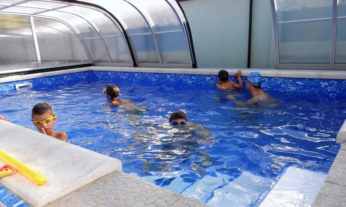 Siofok Apartamento | Apartamento vacacional cerca del centro con piscina