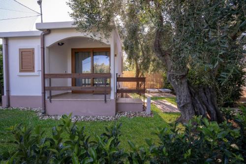 Mattinata Casa | Holiday Apartment orchidea with swimming pool and private beach -3