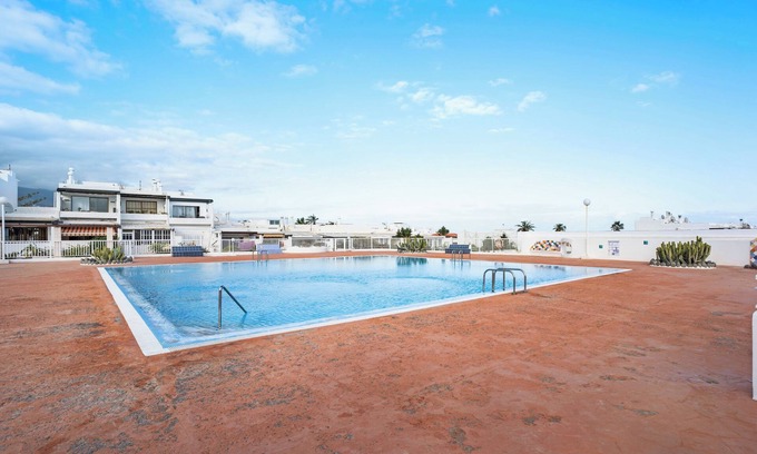 Arico Apartamento | Apartamento vacacional "Poris" con piscina climatizada, terraza privada y Wi-Fi