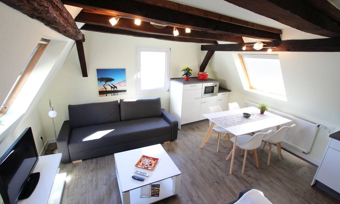 Neuendorf Apartamento | Apartamento vacacional 'Rheinblick Wohnung 5' con terraza comunitaria, wifi y aire acondicionado