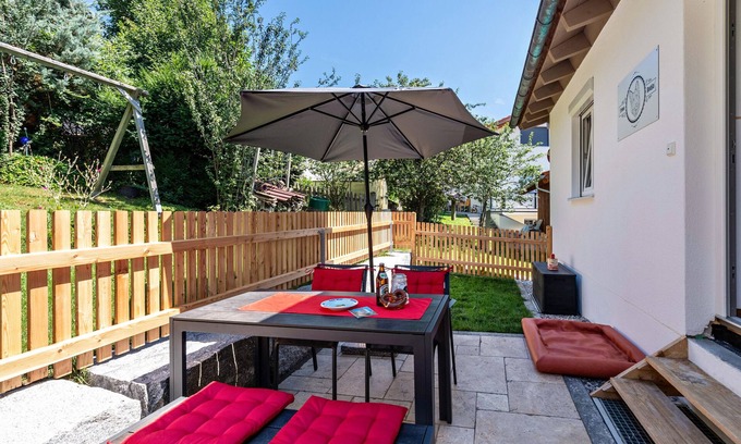 Oberhausen Apartamento | Apartamento vacacional Ronja con terraza descubierta y Wi-Fi