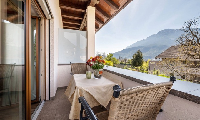 Terlano Apartamento | Apartamento vacacional "Rosengarten B" con vistas a la montaña, terraza privada y Wi-Fi