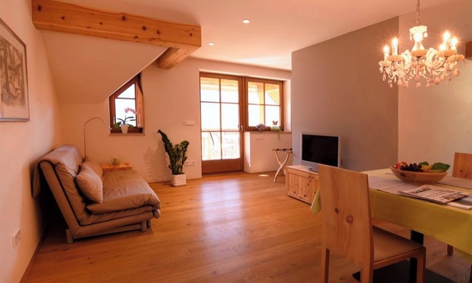 Terlano Apartamento | Apartamento vacacional "Rosengartnerhof Gantkofel" con vistas a la montaña y piscina compartida