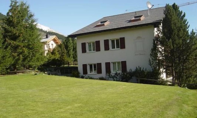 Samedan Apartamento | Apartamento de vacaciones Samedan para 1 - 5 personas con 2 dormitorios - Apartamento en casa unifam