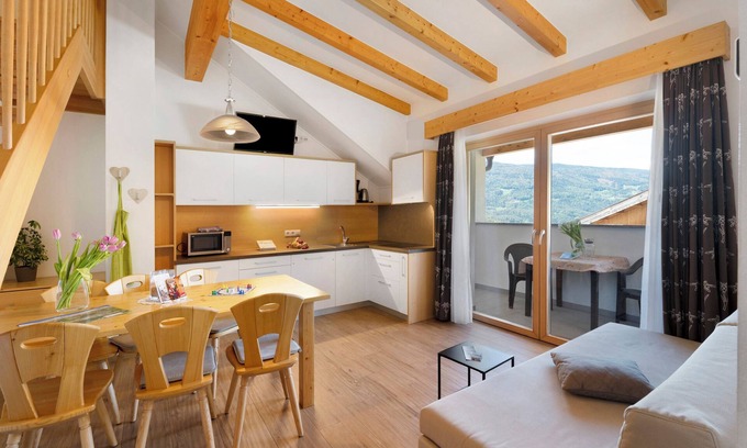 Issengo Apartamento | Apartamento vacacional "Stiflerhof Apt Edelweiss" con vistas a la montaña, jardín compartido y Wi-Fi