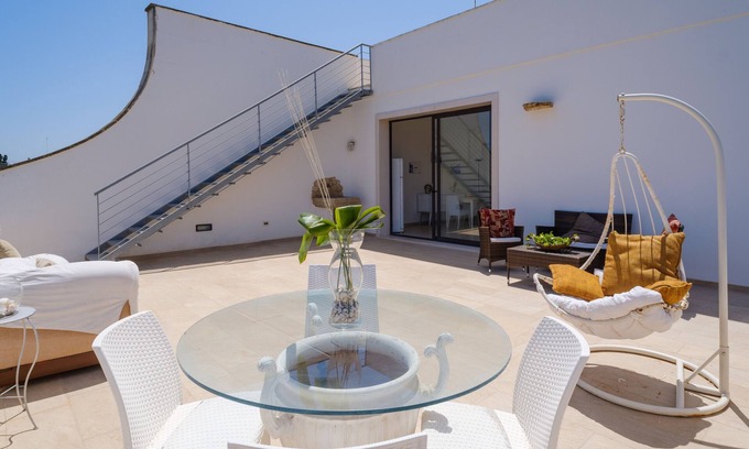 Torre Specchia Ruggeri Apartamento | Apartamento vacacional 'Villa Scoglio' cerca del mar con jardín y terraza privada