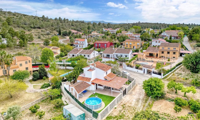 Macastre Apartamento | Apartamento vacacional 'Violeta' con vistas a la montaña, Wi-Fi y aire acondicionado