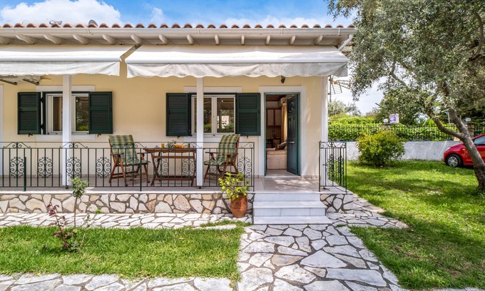 Agios Ioannis Apartamento | Apartamento vacacional "Virginia" con vistas a la montaña, terraza compartida y Wi-Fi