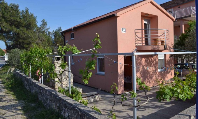 Srima Apartamento | Holiday apartment with air conditioning and Internet access