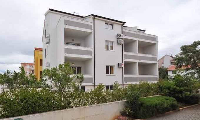 Srima Apartamento | Holiday apartment with air conditioning and internet