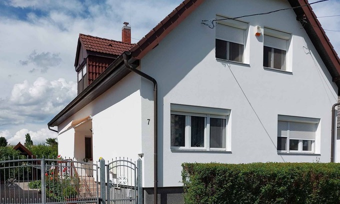 Keszthely Apartamento | Apartamento vacacional con barbacoa e internet