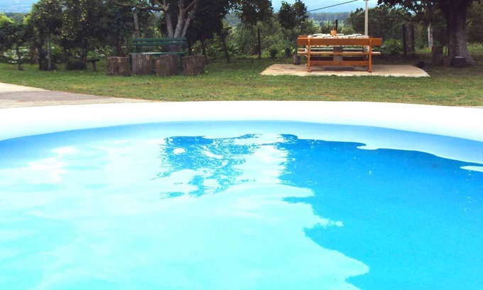 Plomin Apartamento | Apartamento vacacional con balcón y piscina de montaje