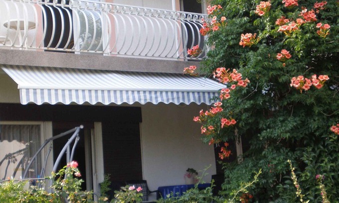 Vodice Apartamento | Holiday apartment with balcony and air conditioning