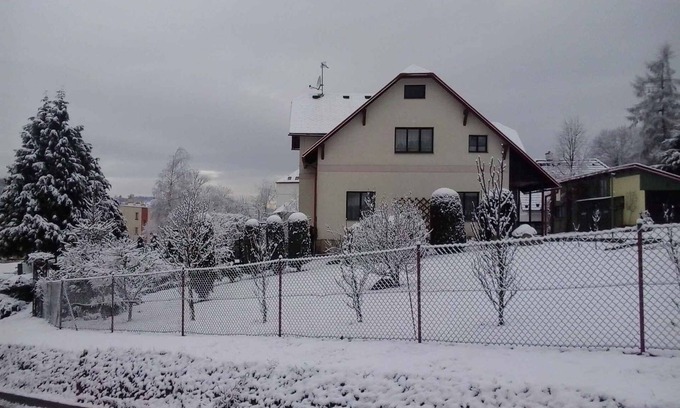 Kostalov Apartamento | Apartamento vacacional con piscina al aire libre en la frontera entre el Paraíso Checo y Montes de los Gigantes