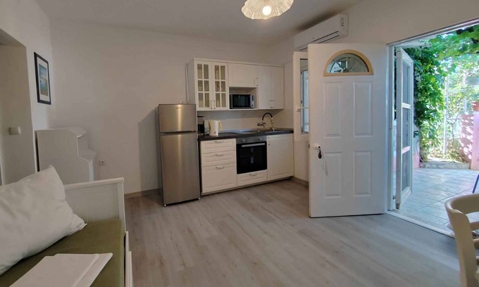 Povljana Apartamento | Apartamento vacacional con televisor vía satélite