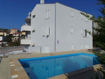 Ribarica Apartamento | Holiday apartment with use of pool and balcony