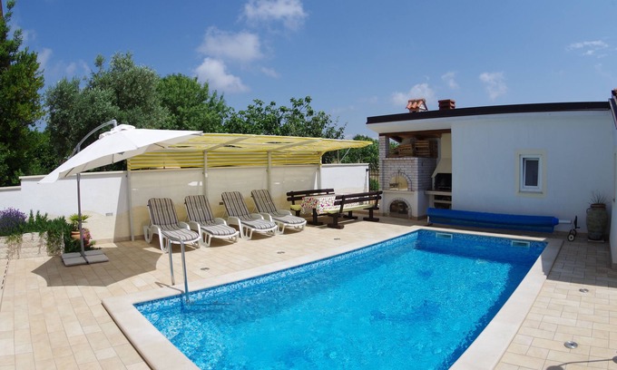 Vinkuran Apartamento | Apartamento de vacaciones con 3 dormitorios y piscina privada.