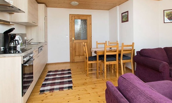 Zell Am Moos Apartamento | Apartamento de vacaciones con vistas al prado - Familienferienhof Stabauer (4 flores)
