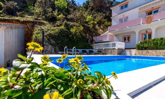 Suha Punta Apartamento | Apartamento vacacional con piscina e Internet