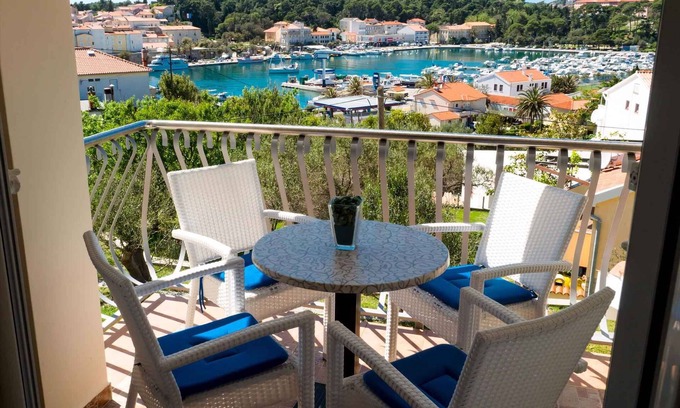 Banjol Apartamento | Apartamento vacacional con vista al mar
