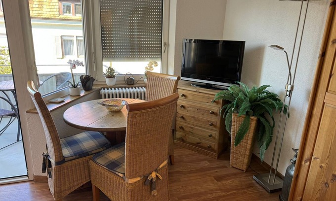 Altstadt Apartamento | Apartamento vacacional 'Wohnen Im Paradies' con balcón y Wi-Fi