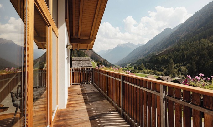 Selva dei Molini Apartamento | Apartamento 'Zirm' con vistas a la montaña, terraza privada y Wi-Fi
