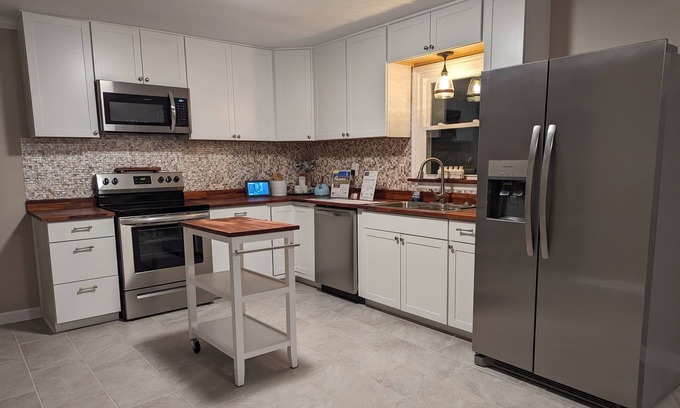 Hazel Green Casa | Holiday at the farmhouse. Pet-Friendly! 20 min from downtown Huntsville!
